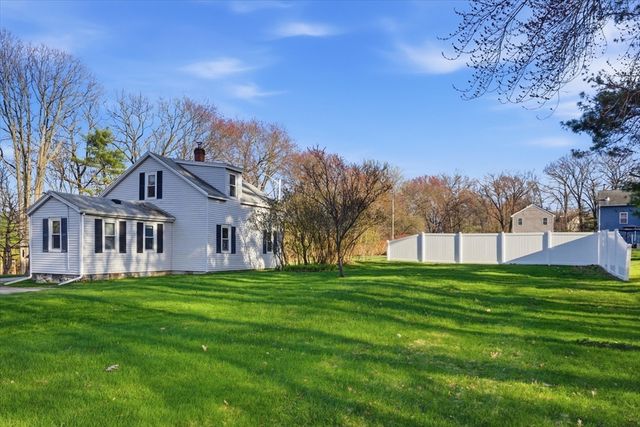 16 Hartung St, Methuen, MA 01844