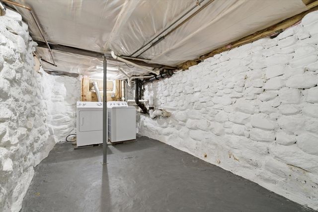 16 Hartung St, Methuen, MA 01844