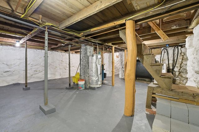 16 Hartung St, Methuen, MA 01844