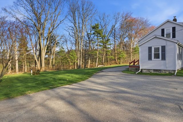 16 Hartung St, Methuen, MA 01844