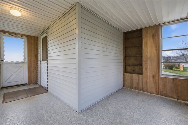 16 Hartung St, Methuen, MA 01844