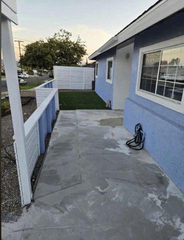 9742 Vomac Road, Santee, CA 92071