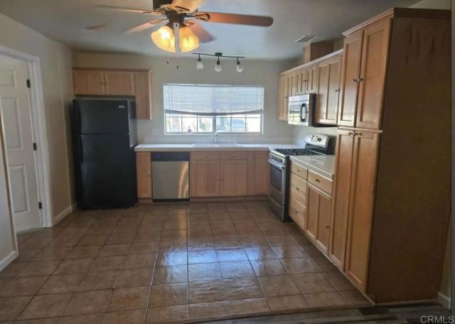 9742 Vomac Road, Santee, CA 92071