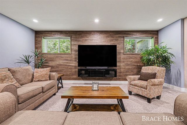 6234 Hall Street, Grand Rapids, MI 49546