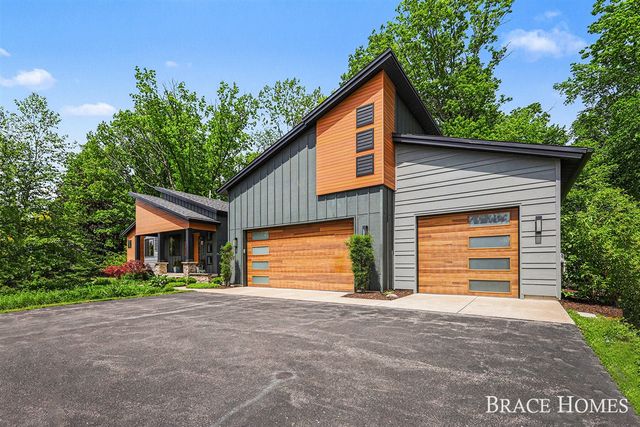 6234 Hall Street, Grand Rapids, MI 49546