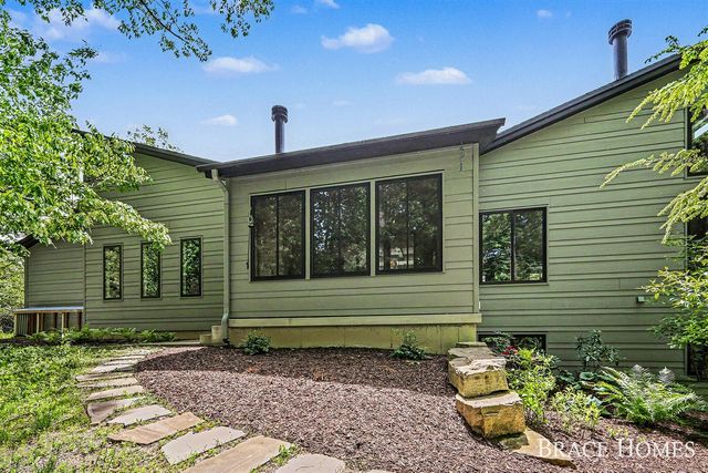 6234 Hall Street, Grand Rapids, MI 49546