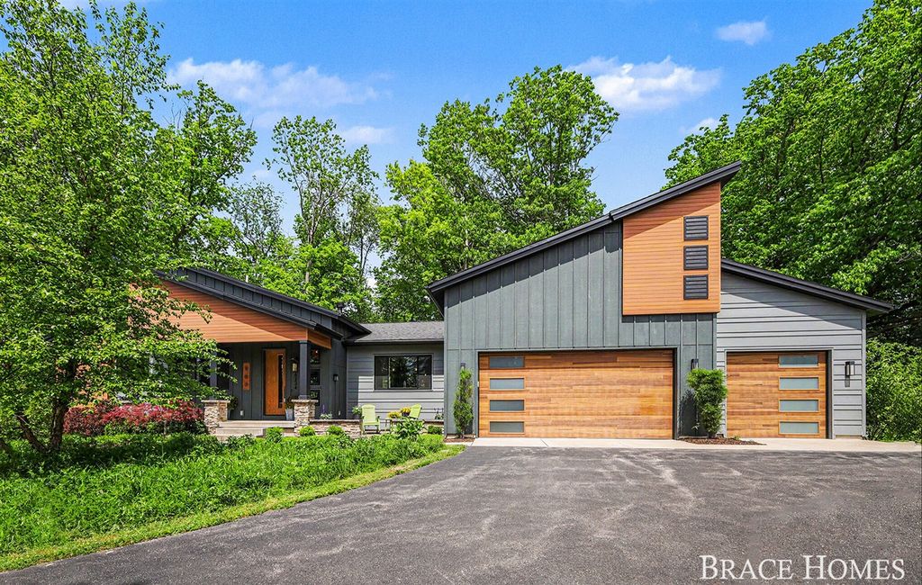 6234 Hall Street, Grand Rapids, MI 49546