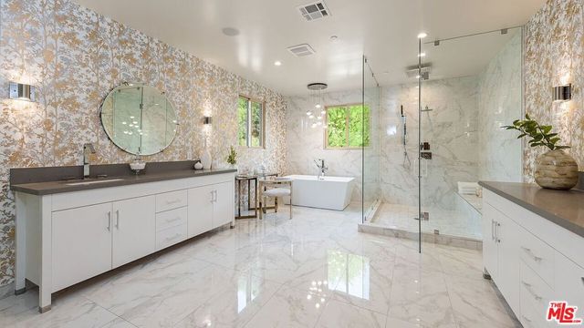 2408 Castle Heights Avenue, Los Angeles, CA 90034