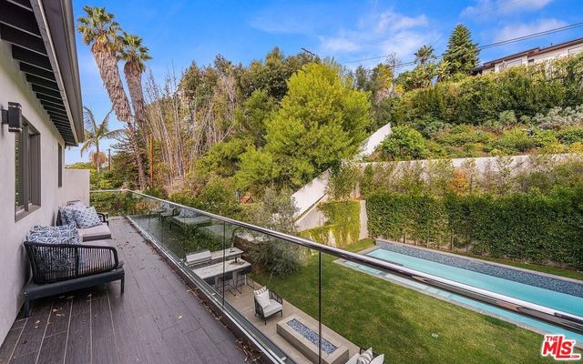 2408 Castle Heights Avenue, Los Angeles, CA 90034