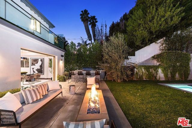 2408 Castle Heights Avenue, Los Angeles, CA 90034