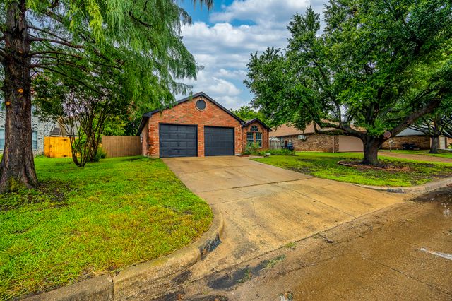 3305 Plantation Lane, Fort Worth, TX 76123