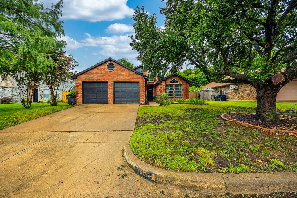 3305 Plantation Lane, Fort Worth, TX 76123