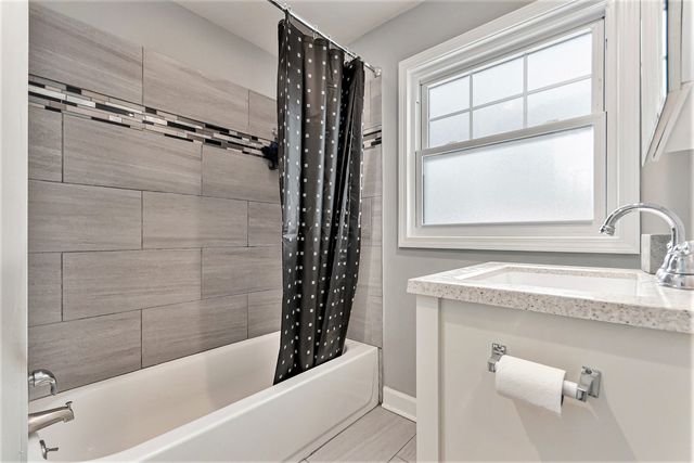 2316 S 10th Avenue, Broadview, IL 60155