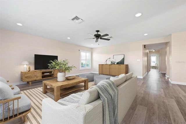 6902 8TH AVENUE W, Bradenton, FL 34209