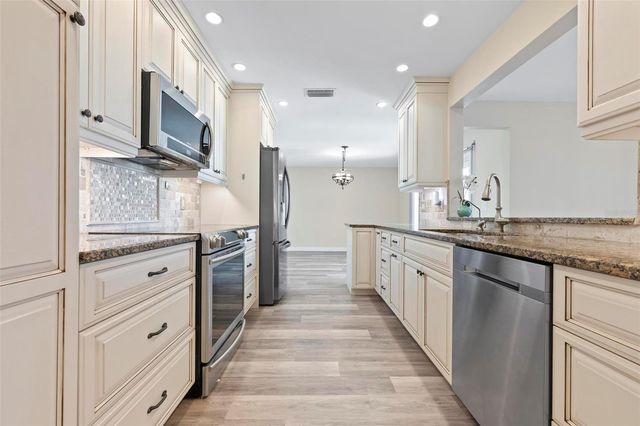 6902 8TH AVENUE W, Bradenton, FL 34209