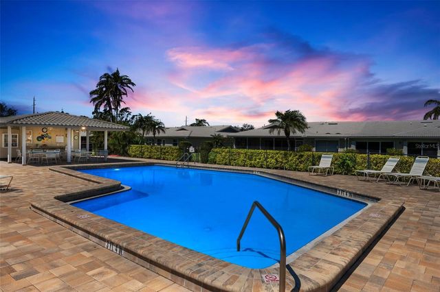 6902 8TH AVENUE W, Bradenton, FL 34209