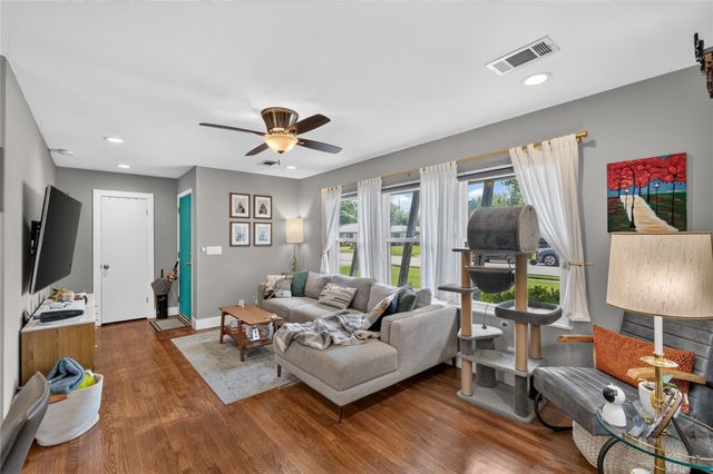 1918 Huge Oaks Street, Houston, TX 77055
