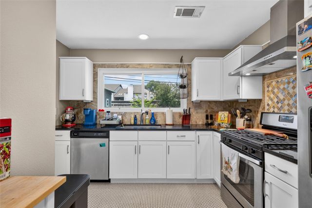 1918 Huge Oaks Street, Houston, TX 77055