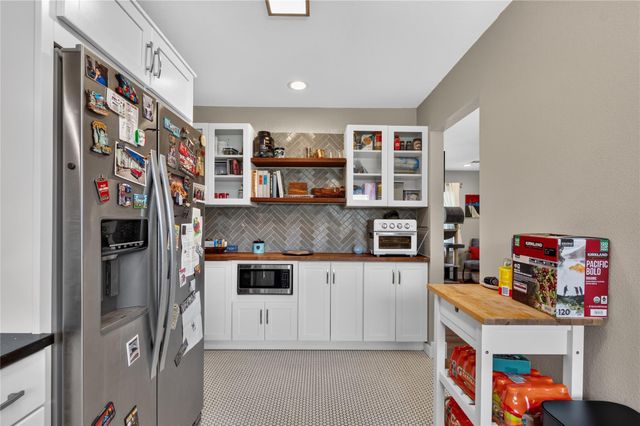 1918 Huge Oaks Street, Houston, TX 77055