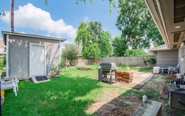 1918 Huge Oaks Street, Houston, TX 77055