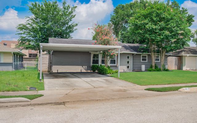 1918 Huge Oaks Street, Houston, TX 77055