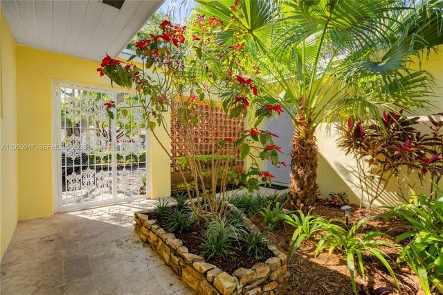 6331 SW 62nd Ter, South Miami, FL 33143