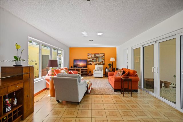 6331 SW 62nd Ter, South Miami, FL 33143