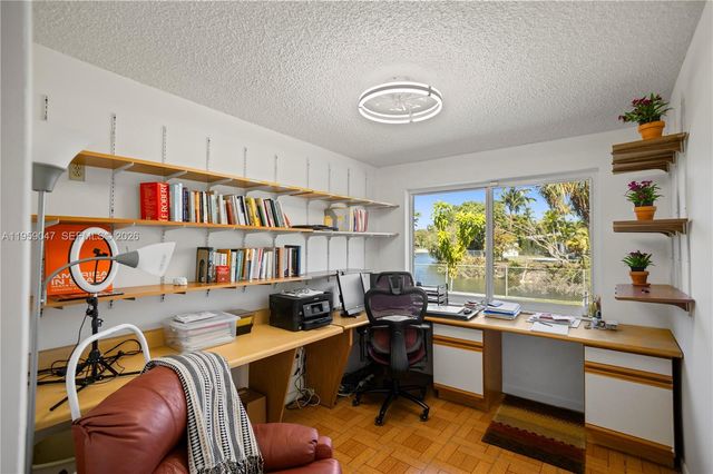 6331 SW 62nd Ter, South Miami, FL 33143