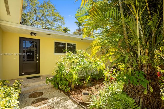 6331 SW 62nd Ter, South Miami, FL 33143