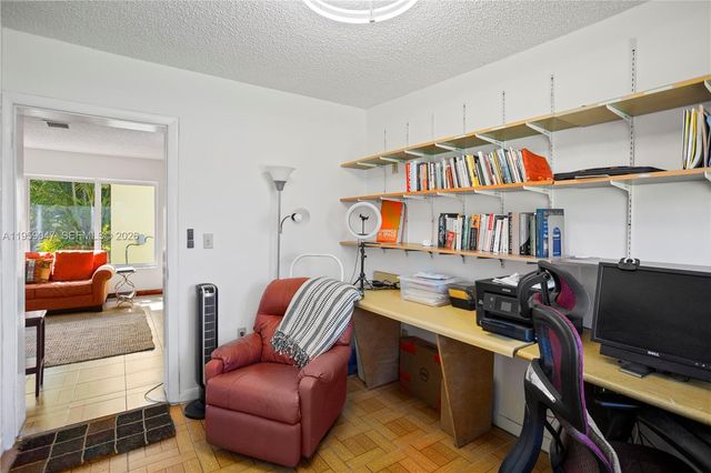 6331 SW 62nd Ter, South Miami, FL 33143