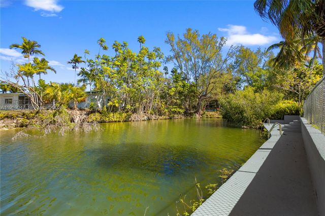 6331 SW 62nd Ter, South Miami, FL 33143