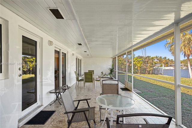 6331 SW 62nd Ter, South Miami, FL 33143