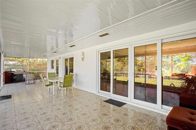 6331 SW 62nd Ter, South Miami, FL 33143