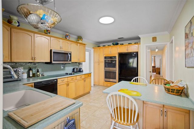 6331 SW 62nd Ter, South Miami, FL 33143