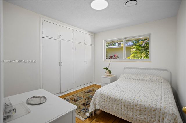 6331 SW 62nd Ter, South Miami, FL 33143