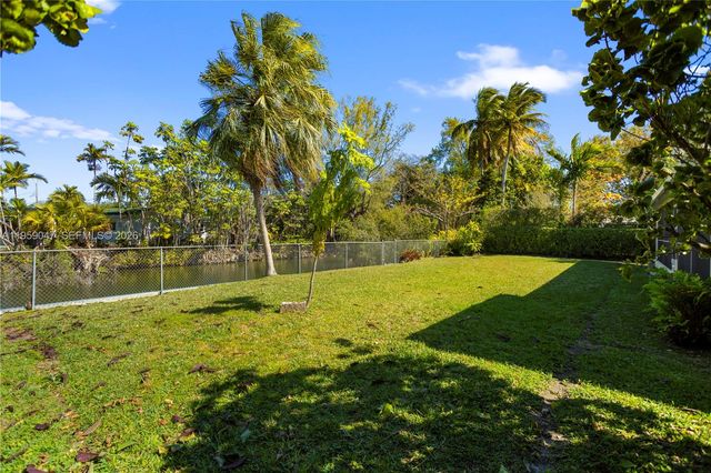 6331 SW 62nd Ter, South Miami, FL 33143