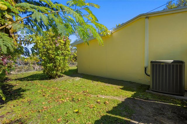 6331 SW 62nd Ter, South Miami, FL 33143