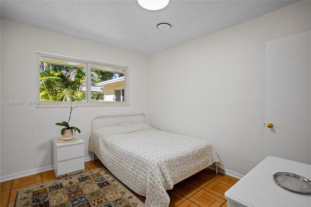 6331 SW 62nd Ter, South Miami, FL 33143