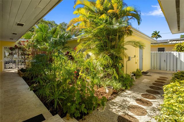 6331 SW 62nd Ter, South Miami, FL 33143