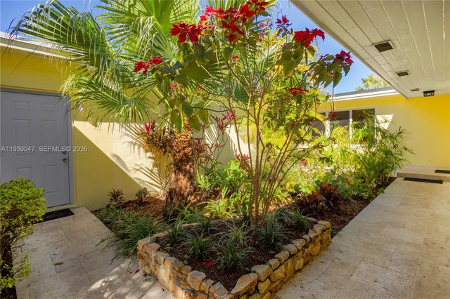 6331 SW 62nd Ter, South Miami, FL 33143