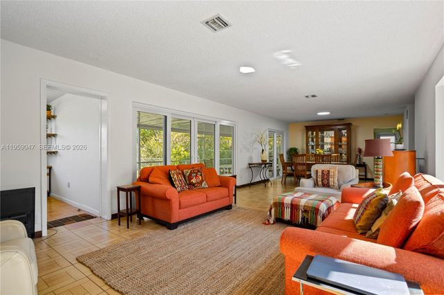 6331 SW 62nd Ter, South Miami, FL 33143