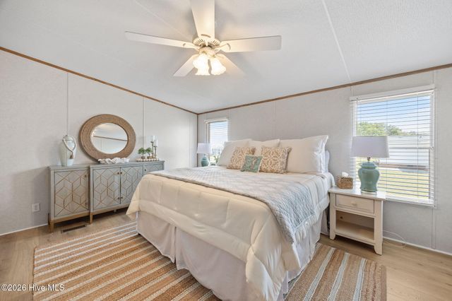 105 Crews Lane, Hubert, NC 28539