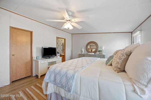 105 Crews Lane, Hubert, NC 28539