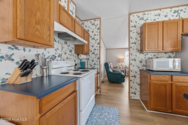 105 Crews Lane, Hubert, NC 28539