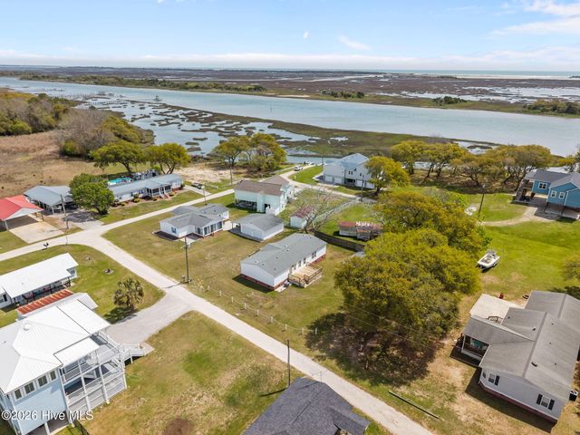 105 Crews Lane, Hubert, NC 28539