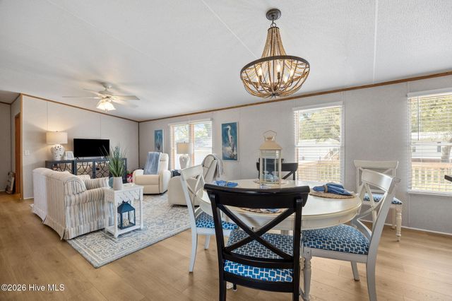 105 Crews Lane, Hubert, NC 28539