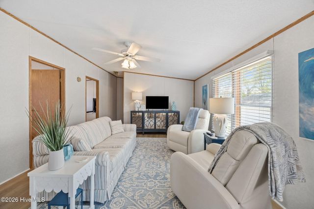 105 Crews Lane, Hubert, NC 28539