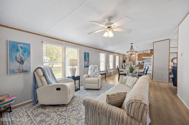 105 Crews Lane, Hubert, NC 28539