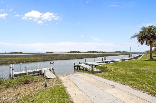 105 Crews Lane, Hubert, NC 28539