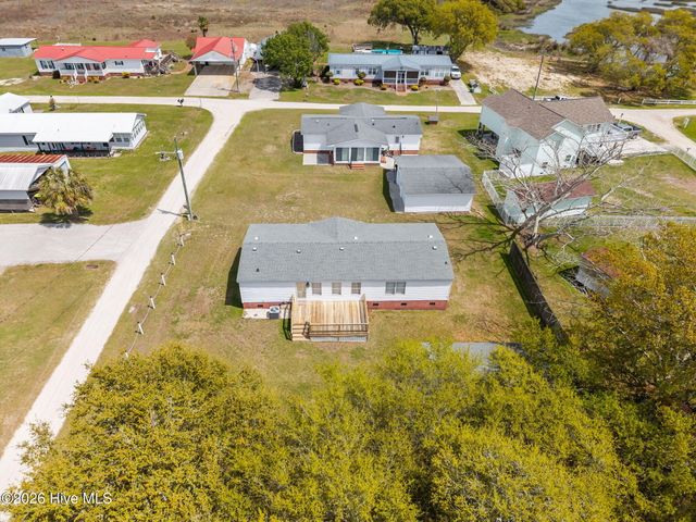 105 Crews Lane, Hubert, NC 28539